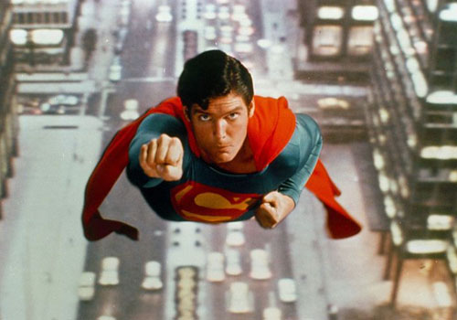 Christopher Reeves flies as Superman